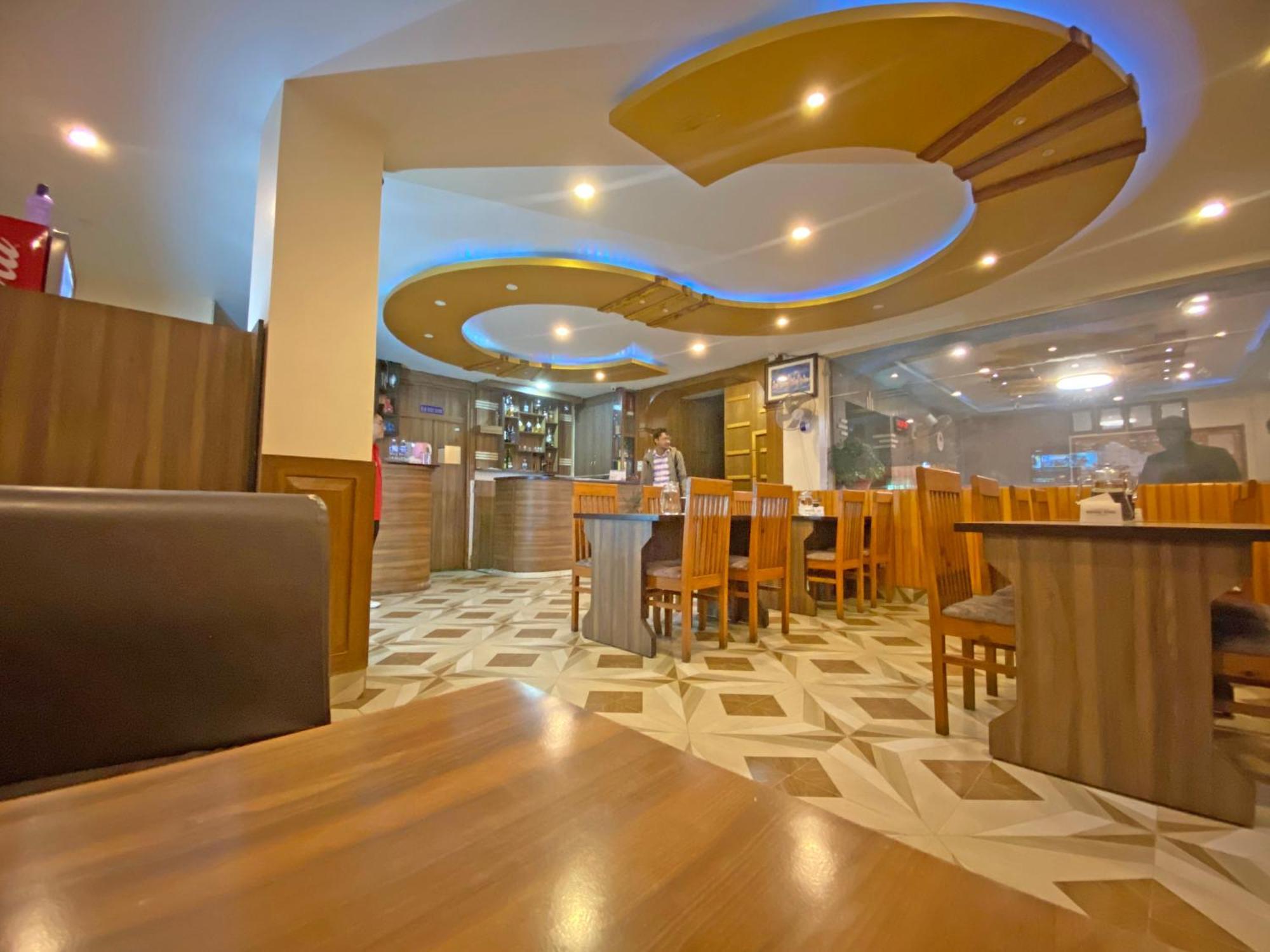 Hotel Airport Holiday Kathmandu Exterior photo