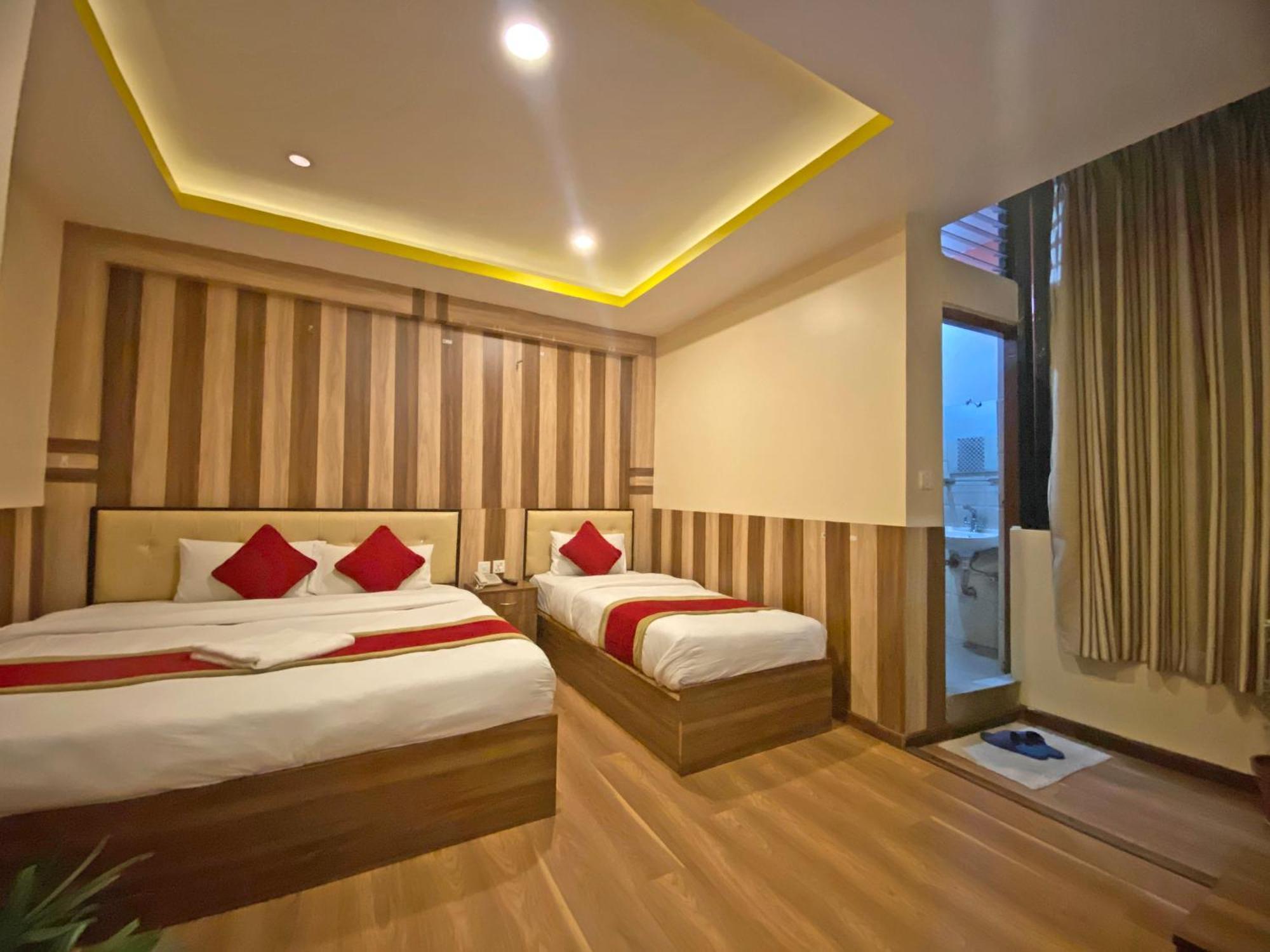 Hotel Airport Holiday Kathmandu Exterior photo