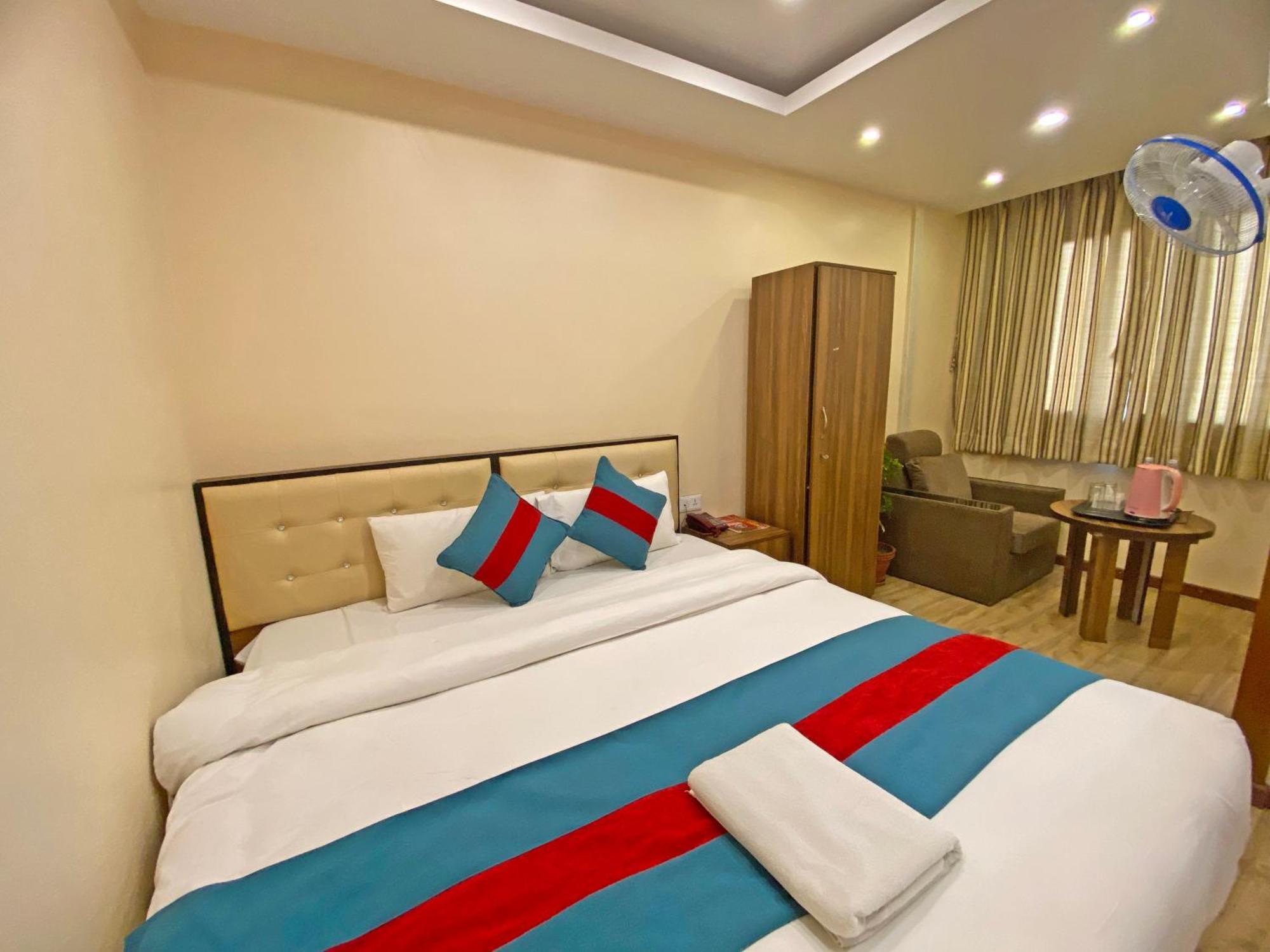 Hotel Airport Holiday Kathmandu Exterior photo